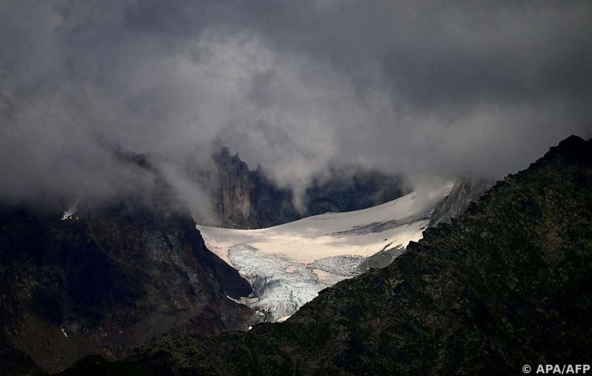 Melting glaciers create vulnerable ecosystems |  Pulse 24
