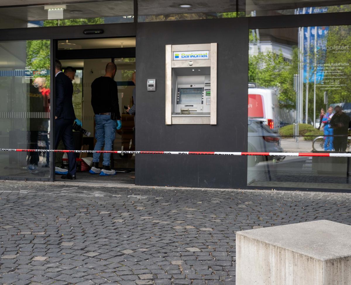 Bank robbery in Innsbruck: perpetrator lost thousands of euros while fleeing