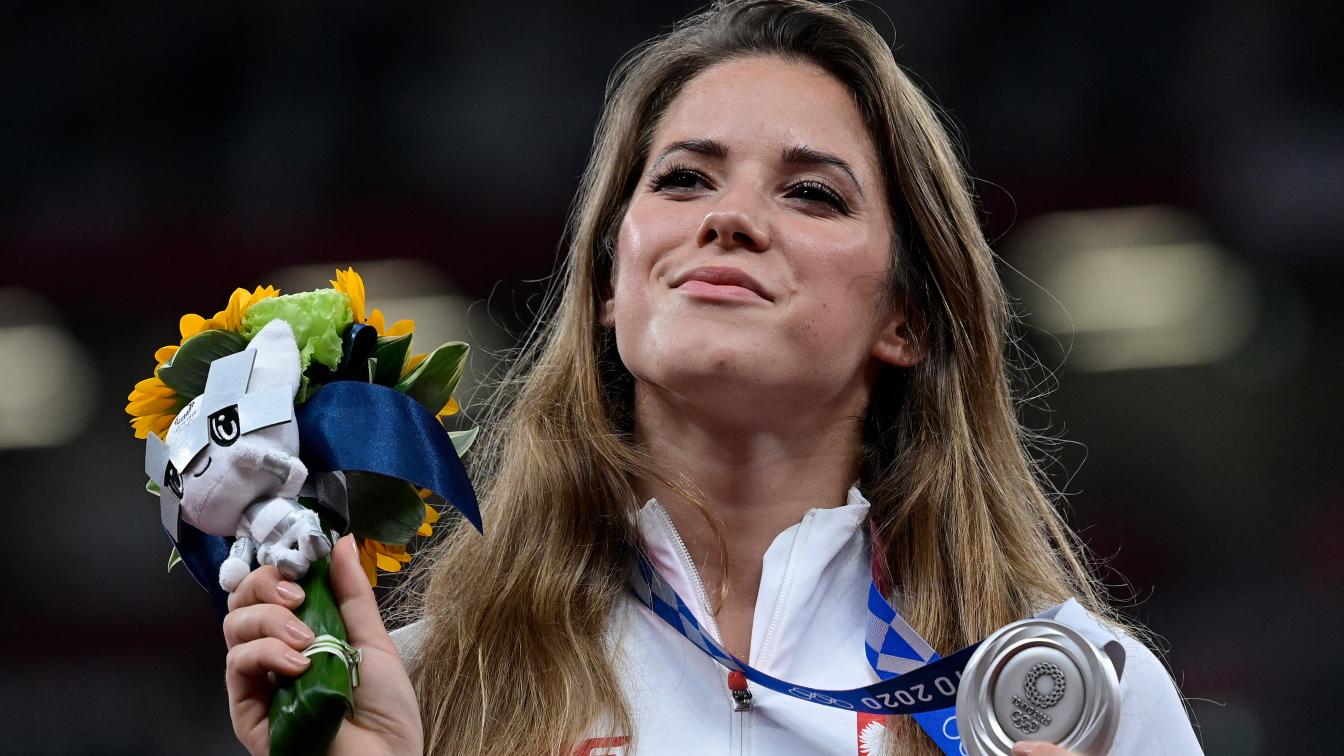 Speerwerferin Andrejczyk mit ihrem Olympia-Silber