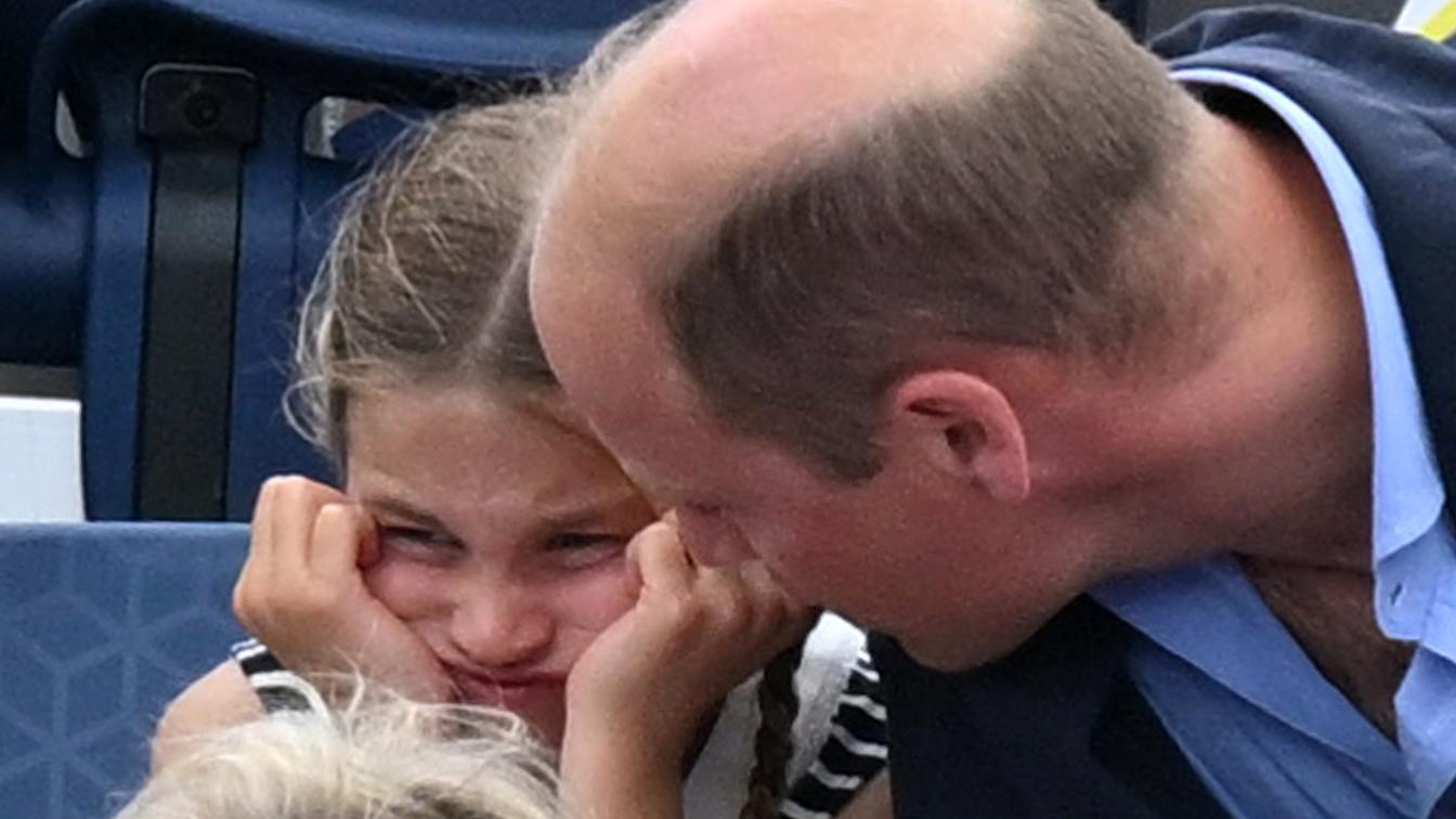 Prinzessin Charlotte mit ihrem Papa Prinz William bei den Commonwealth Games