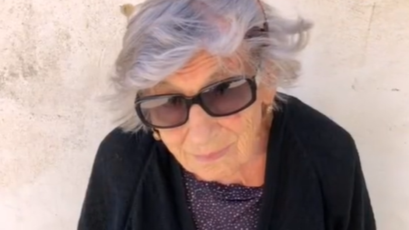 Die 91-jährige Giovanna Capobianco alias "Nonna Giovanna" in einem ihrer TikTok-Videos