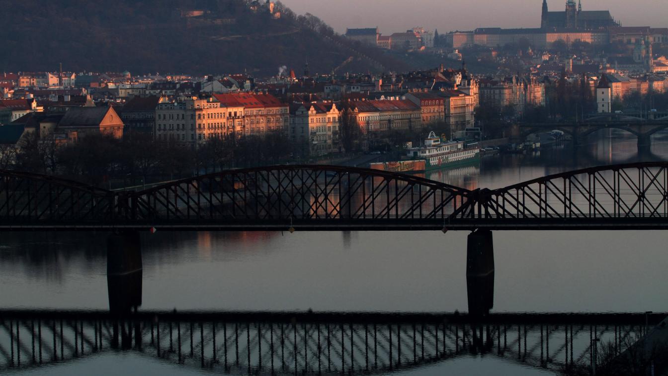 Eisenbahnbrücke in Prag