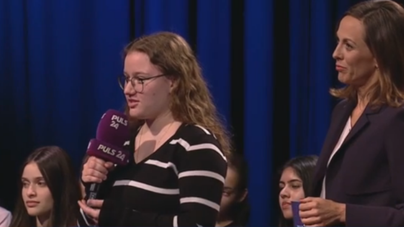 Eine Wiener Schülerin stellt bei "Pro und Contra" eine Frage an Gottfried Waldhäusl