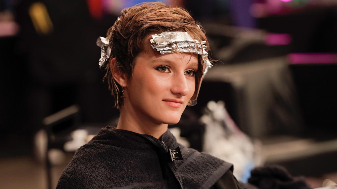 Germany's Next Topmodel 2023: Anya beim Umstyling