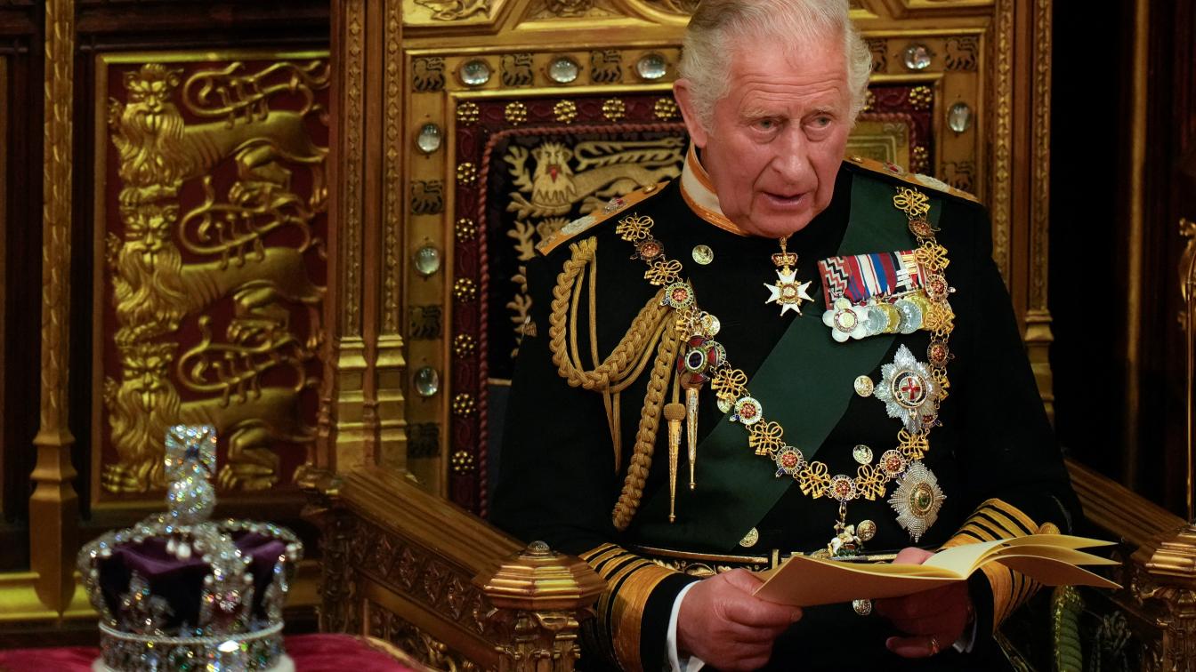 Opening of Parliament 2022: Charles neben der Krone von Queen Elizabeth II.