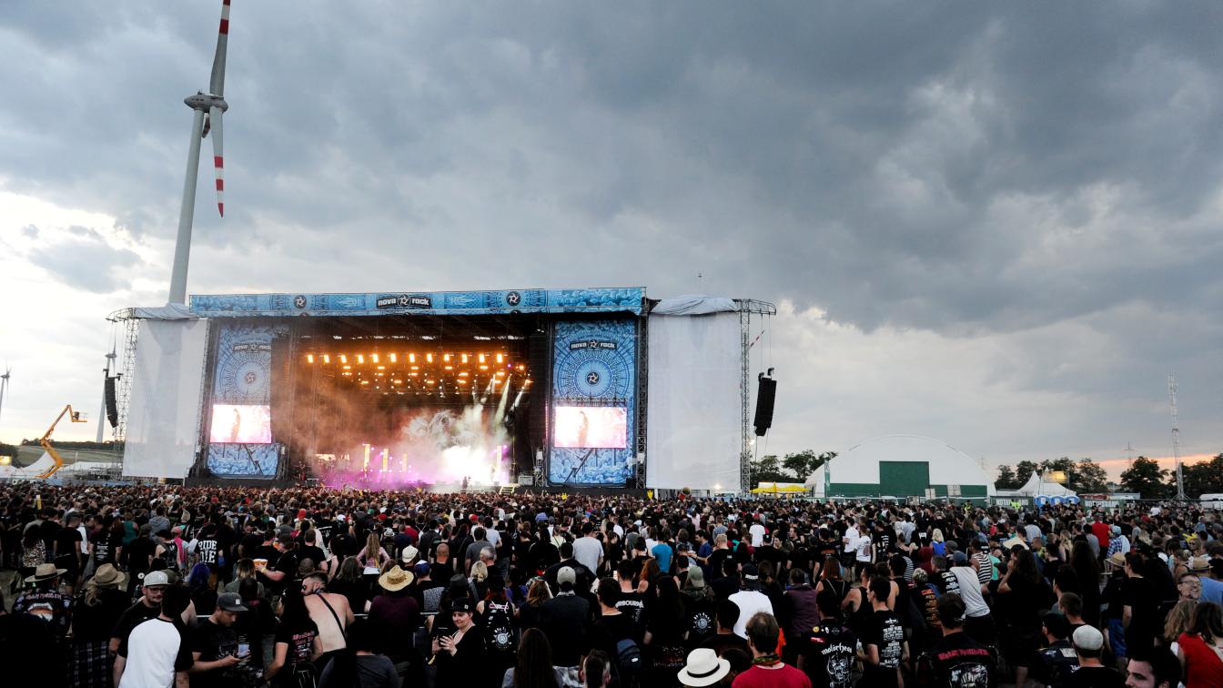 Bewölkter Himmel über dem Nova Rock Festival 2017
