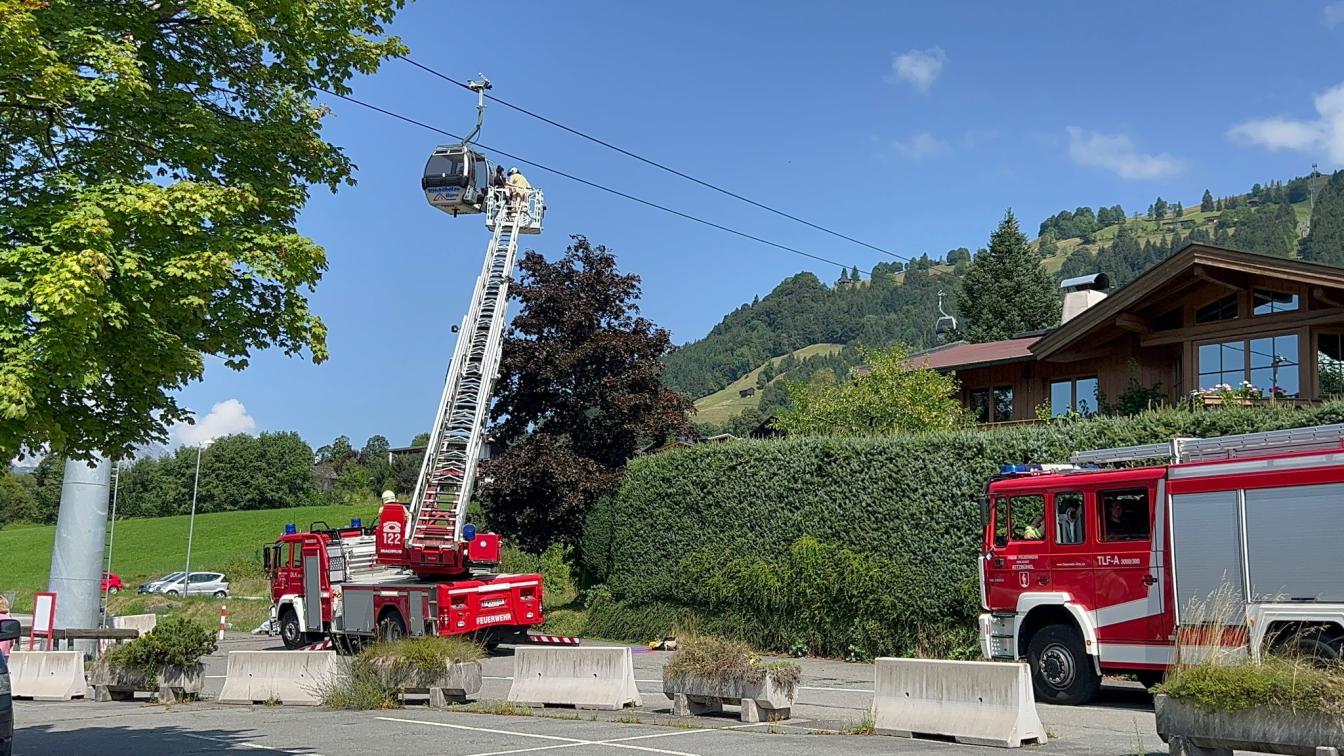 15 Personen Hornbahn in Kitzbühel geborgen