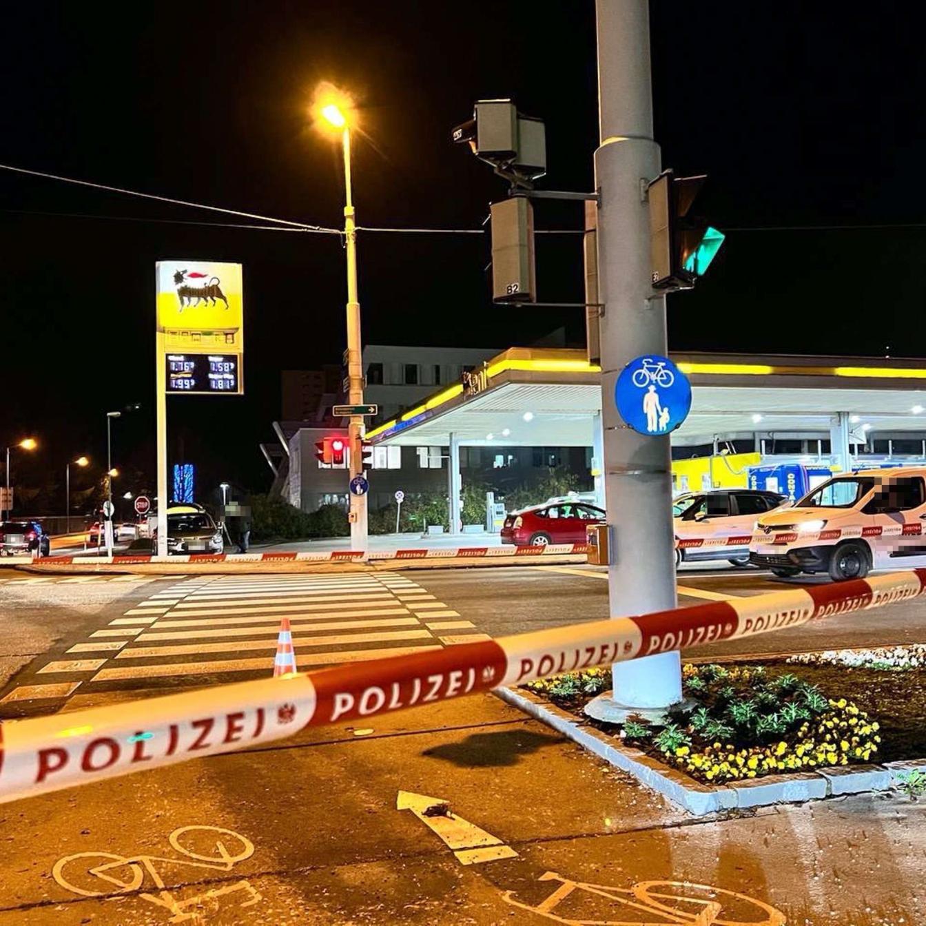 Bei dieser Tankstelle in St. Pölten wurde der Polizist angeschossen. 