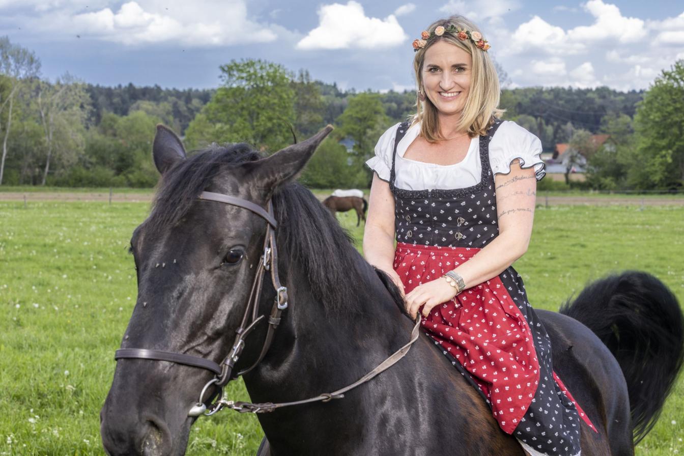 Bauer sucht Frau 2022, Stefanie – die entzückende Pferdewirtin, 32 Jahre, Bezirk Voitsberg, Stmk