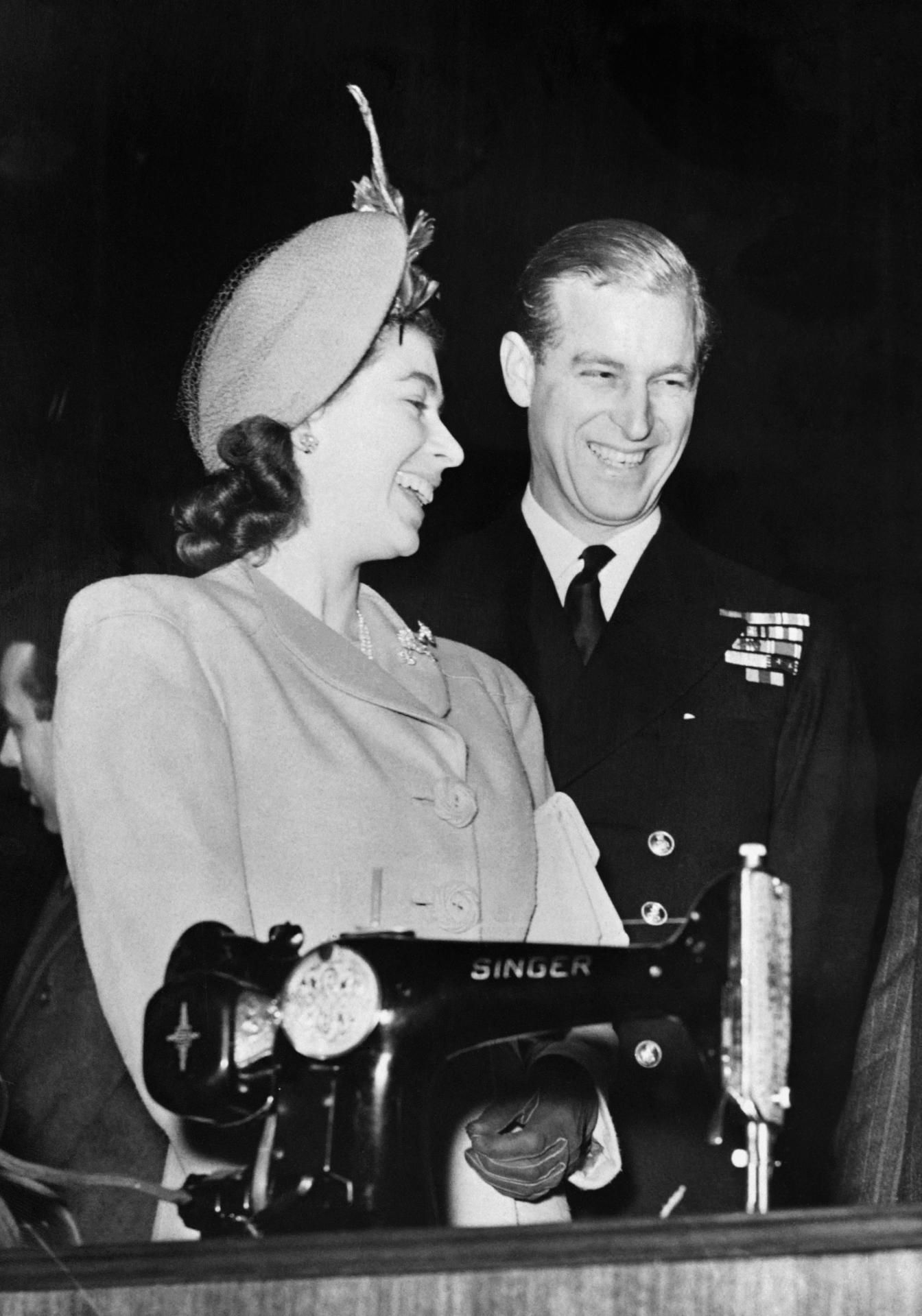 Noch keine Queen: Prinzessin Elizabeth mit Prinz Philipp 1947