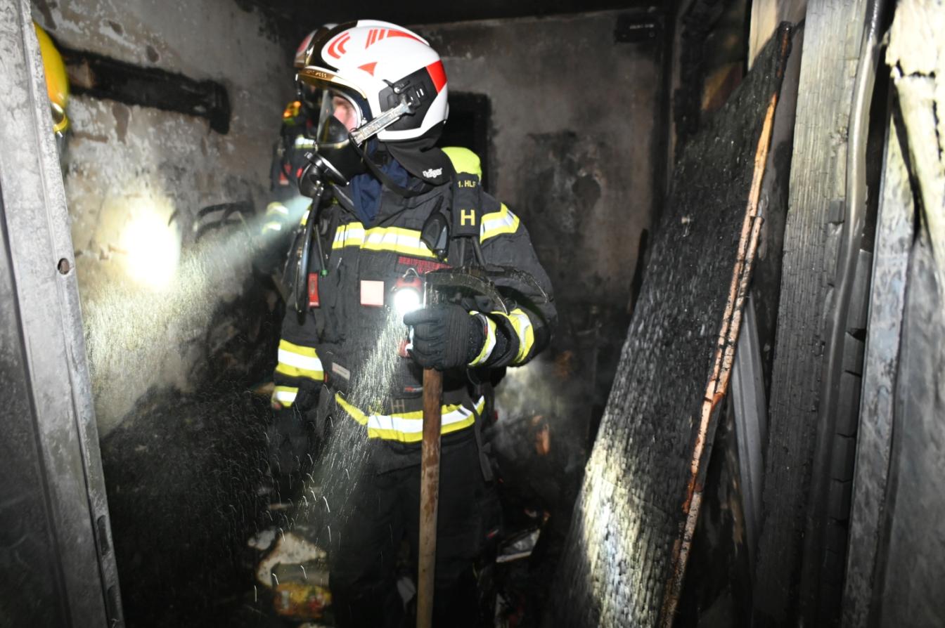 Feuerwehr bei Wohnungsbrand in Wien