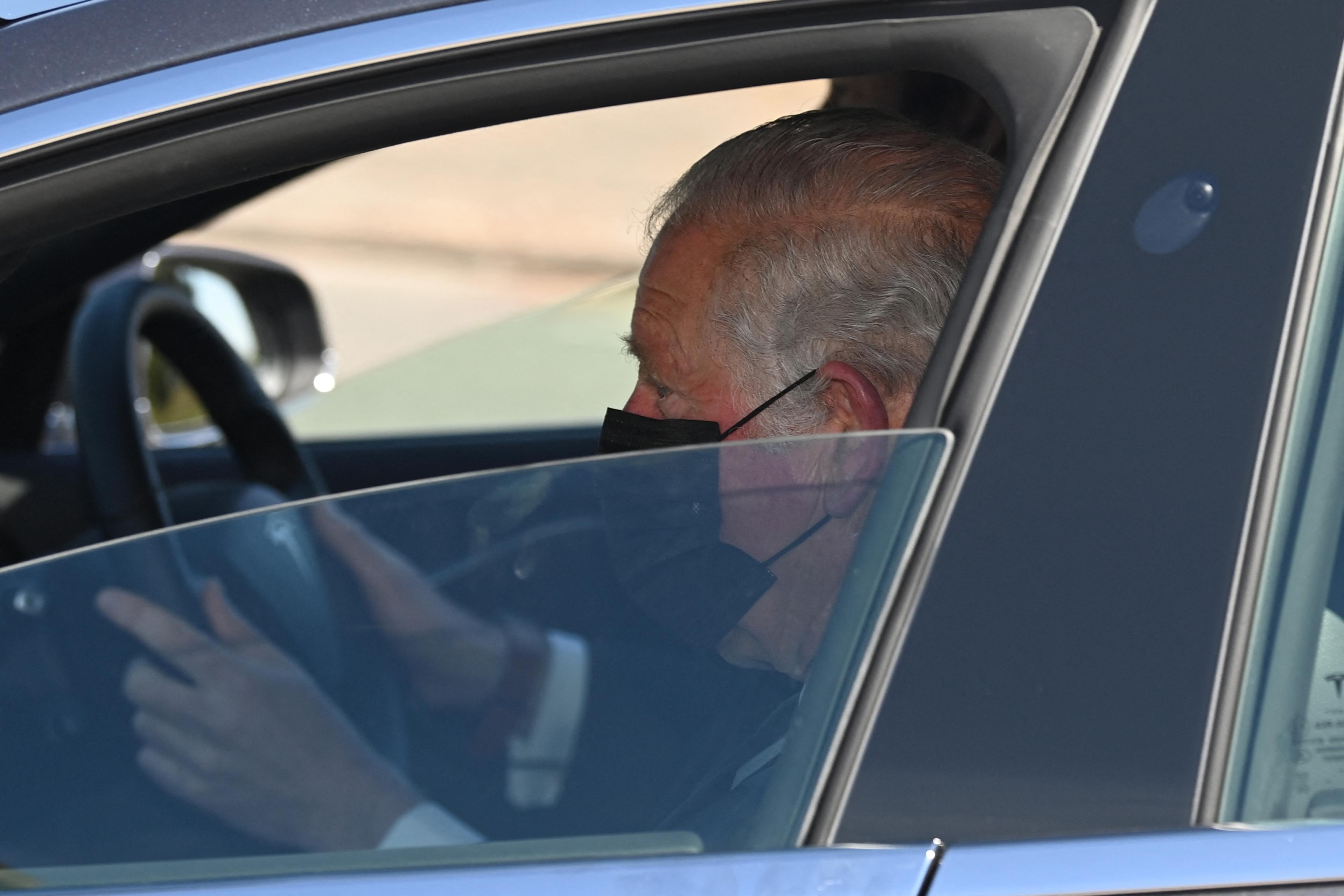 Prinz Charles trifft auf Windsor zum Begräbnis seines Vaters Philip ein